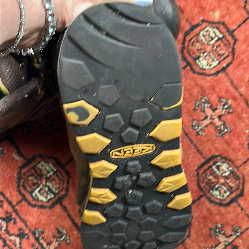 Keen Brown Hiking Boots Size 11 in Used Condition, but good for yard work!
